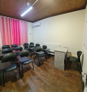 فضای داخلی دبیرستان ابانه دوره دوم